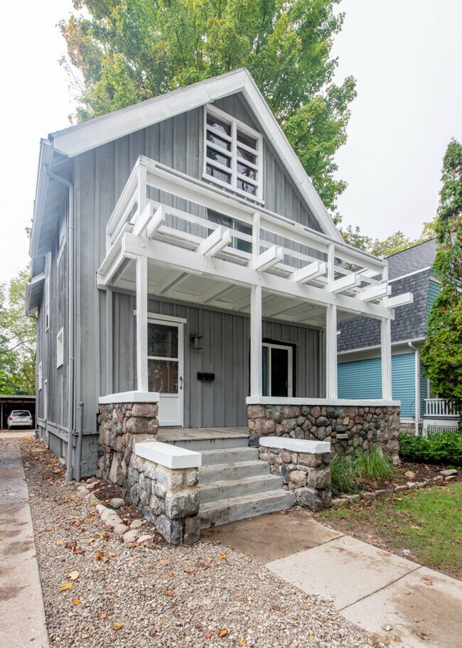 1114 Michigan Ave in Ann Arbor, MI - Building Photo - Building Photo