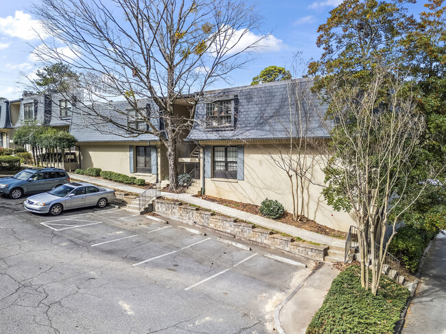 53 La Rue Pl NW in Atlanta, GA - Foto de edificio - Building Photo