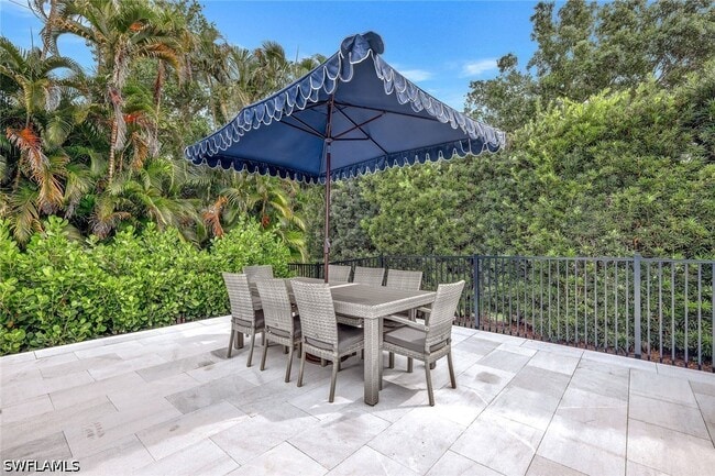 property at 1427 Hemingway Pl