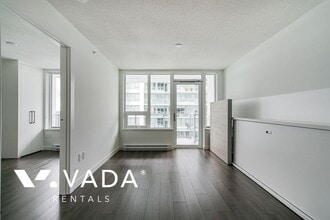 908 Quayside Dr in New Westminster, BC - Building Photo - Building Photo