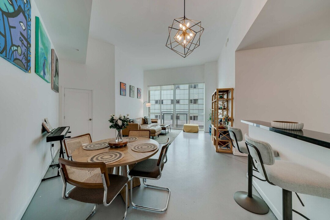 235 NE 2nd St in Miami, FL - Building Photo