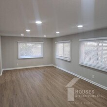 102 Pierce Cook Rd in Woodruff, SC - Building Photo - Building Photo