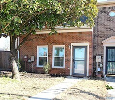 101 Cresent Circle in Madison, AL - Building Photo