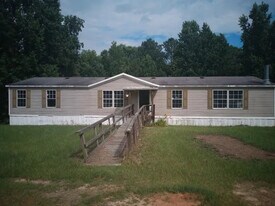 2543 Beaverdam Church Rd in Mountville, SC - Building Photo
