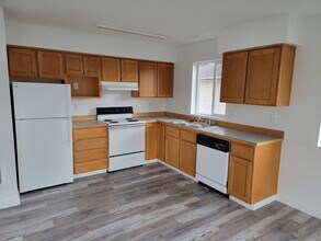 1657-1661 River Rd in Eugene, OR - Building Photo - Building Photo