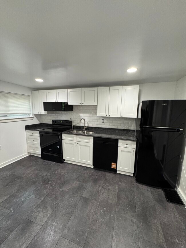 12 Ingram Ave, Unit 1 in Pittsburgh, PA - Building Photo - Building Photo