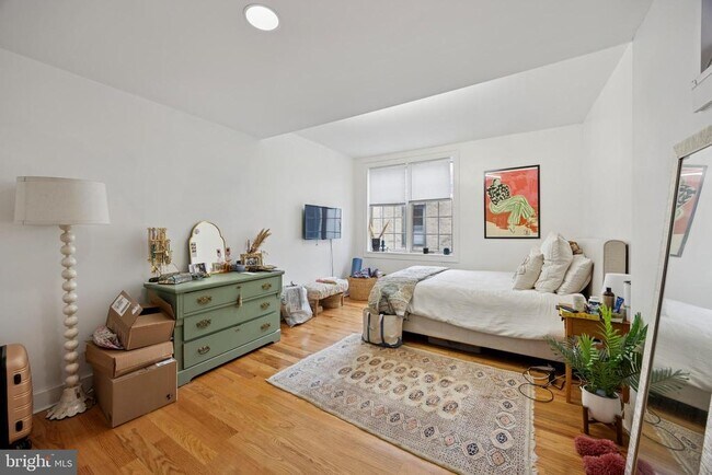 property at 1731 Bainbridge St