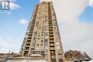 545 St. Laurent Blvd in Ottawa, ON - Building Photo