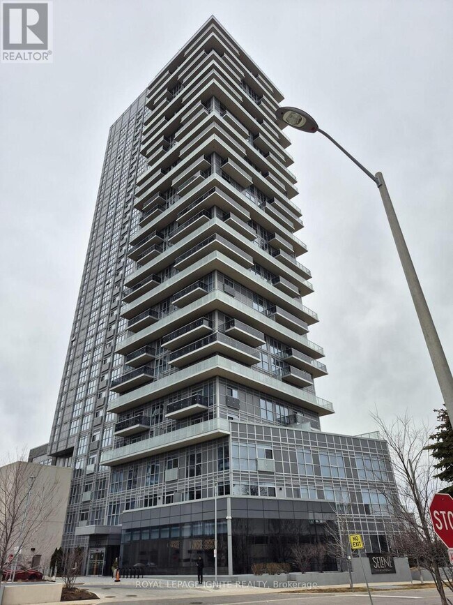 225 Village Green Square in Toronto, ON - Building Photo - Building Photo