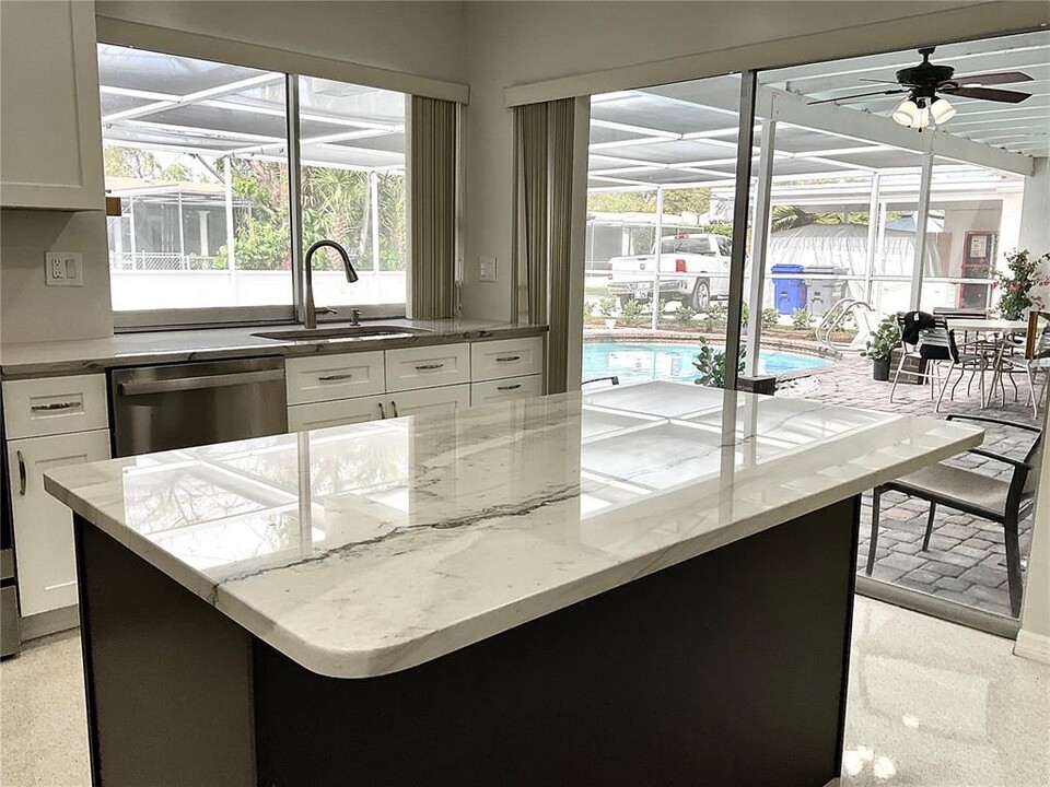 1327 Garfield St in Hollywood, FL - Building Photo