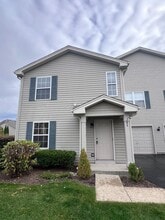 1350 Orleans Dr in Mundelein, IL - Building Photo - Building Photo