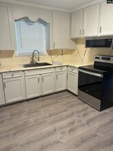 617 Holland Cir in West Columbia, SC - Building Photo - Building Photo