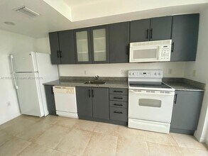 275 NE 18th St, Unit 507 in Miami, FL - Building Photo - Building Photo