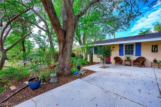 4767 W Alhambra Cir in Naples, FL - Building Photo - Building Photo