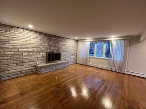 9533 Schiller Blvd, Unit 1 in Franklin Park, IL - Building Photo - Building Photo