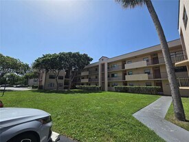 3396 Foxcroft Rd in Miramar, FL - Building Photo