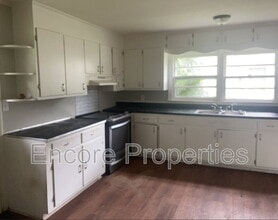 818 Dixon St in Kinston, NC - Building Photo - Building Photo