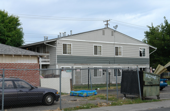 3721 Balsam St in Sacramento, CA - Building Photo - Building Photo