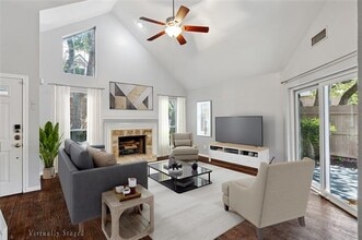 17820 Windflower Way in Dallas, TX - Building Photo - Building Photo