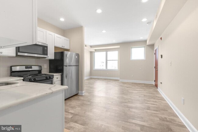 2331 N 33rd St-Unit -5 in Philadelphia, PA - Building Photo - Building Photo