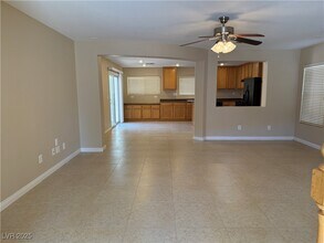651 Shadwell St in Las Vegas, NV - Foto de edificio - Building Photo