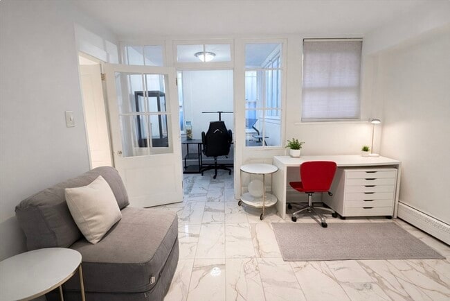 246 Commonwealth Ave, Unit 1 in Boston, MA - Building Photo - Building Photo