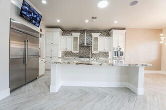 10820 Woodstream Ct in Las Vegas, NV - Building Photo - Building Photo