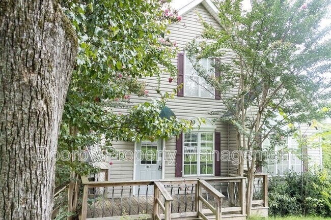 1004 Roselawn Dr in Chattanooga, TN - Building Photo - Building Photo