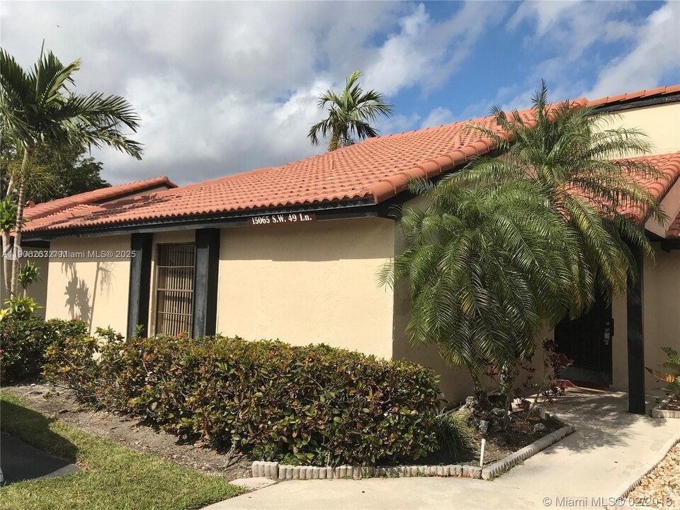 15065 SW 49th Ln in Miami, FL - Building Photo