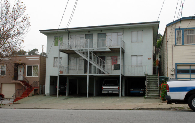 107 Chapman Ave in South San Francisco, CA - Foto de edificio - Building Photo