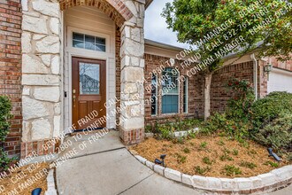 815 Hickory St in Burleson, TX - Foto de edificio - Building Photo
