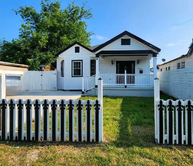 property at 4114 N Robertson St