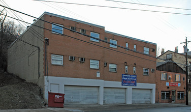 664 W McMicken Ave in Cincinnati, OH - Building Photo - Building Photo