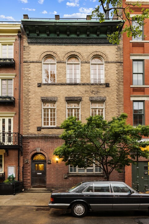 33 Perry Street in New York, NY - Building Photo