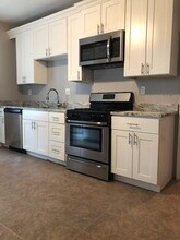 40 Harding Rd, Unit 4 in Boston, MA - Building Photo - Building Photo