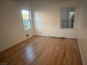 1019 E Grand St in Elizabeth, NJ - Building Photo - Building Photo