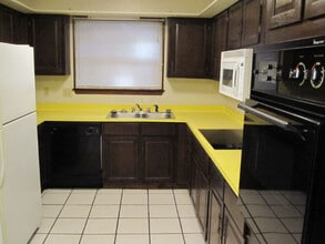 607 Cox Ave in Hattiesburg, MS - Foto de edificio - Building Photo