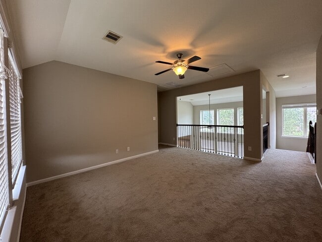 property at 197 Bloomhill Pl