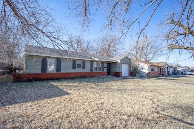 5940 NW 58th Terrace in Warr Acres, OK - Building Photo - Building Photo
