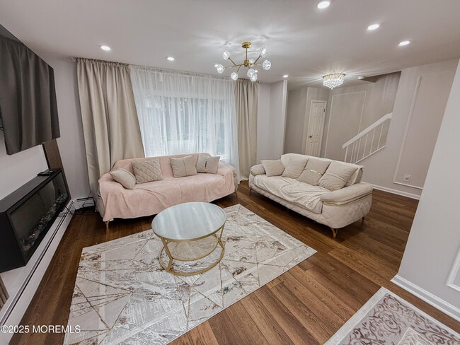 12 Sheffield Ct in East Brunswick, NJ - Building Photo - Building Photo