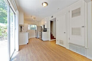 607 E 43rd St in Austin, TX - Building Photo