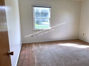 2209 Airport Rd in Aliquippa, PA - Building Photo - Building Photo