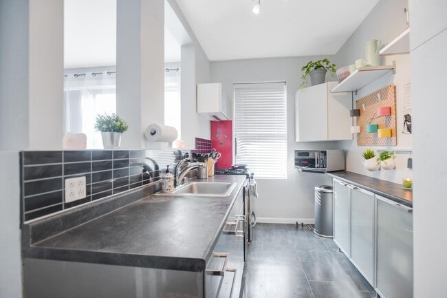 148 37th St in Union City, NJ - Building Photo - Building Photo