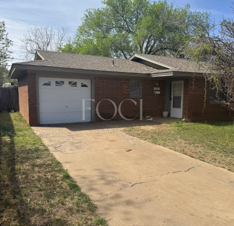 3707 30th St in Lubbock, TX - Building Photo