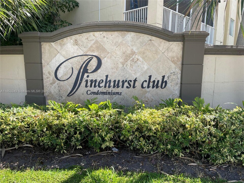 430 S Park Rd in Hollywood, FL - Building Photo