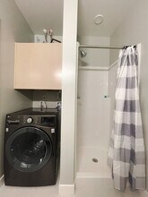 2530 University Ave-Unit -SI ID1036854P in Des Moines, IA - Foto de edificio - Building Photo