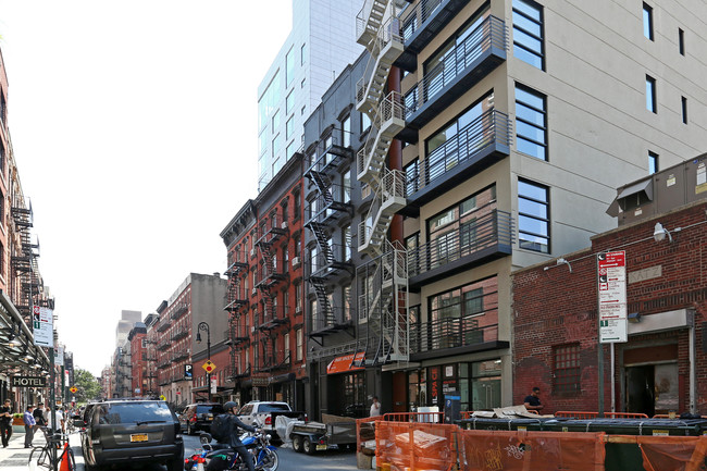 177 Ludlow St in New York, NY - Building Photo - Building Photo