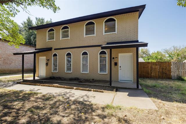 2406 Hollandale Cir in Arlington, TX - Building Photo - Building Photo