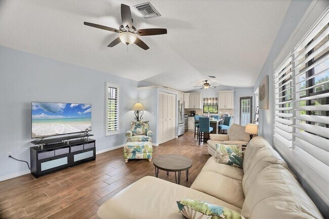255 Boundary Blvd in Rotonda West, FL - Building Photo - Building Photo
