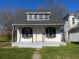 816 W Liberty St in Springfield, OH - Building Photo